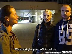 A fickó pornó videó  ...