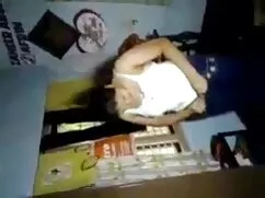 Masszőr pornó videó  ...